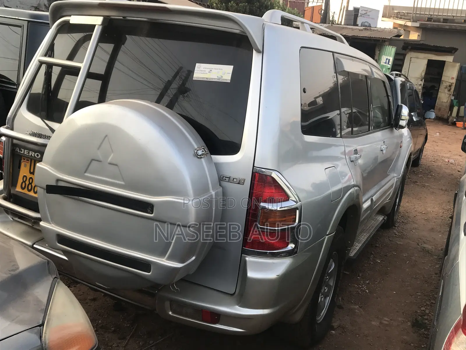 Mitsubishi Pajero 2001 Silver