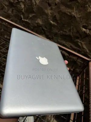 Laptop Apple MacBook Pro 4GB Intel Core i5 HDD 500GB