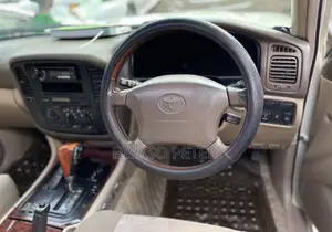 Toyota Land Cruiser 2004 White