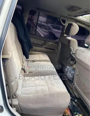 Toyota Land Cruiser 2004 White