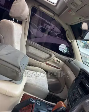 Toyota Land Cruiser 2004 White