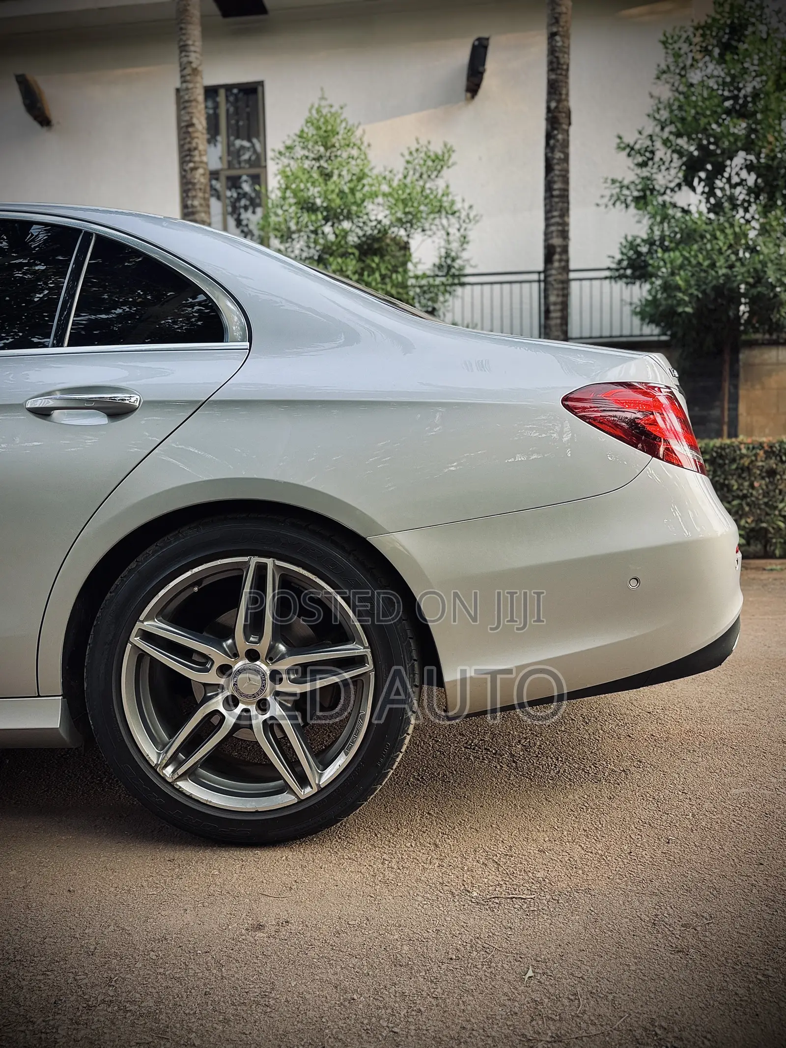 Mercedes-Benz E200 2017 Silver