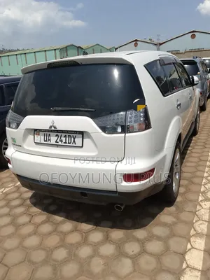 Mitsubishi Outlander 2013 White