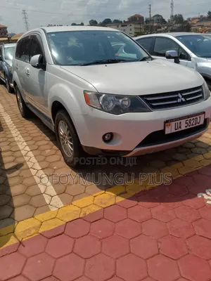 Mitsubishi Outlander 2013 White