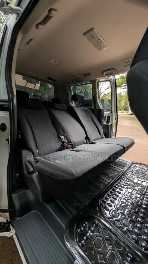 Toyota Noah 2012 White