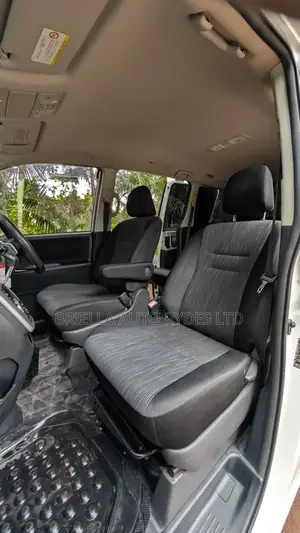 Toyota Noah 2012 White