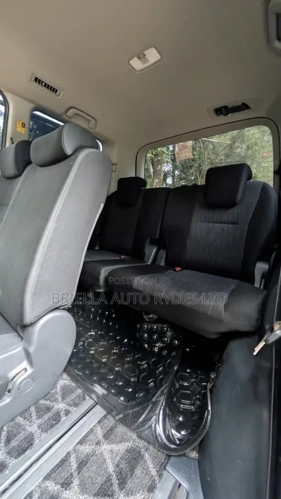 Toyota Noah 2012 White
