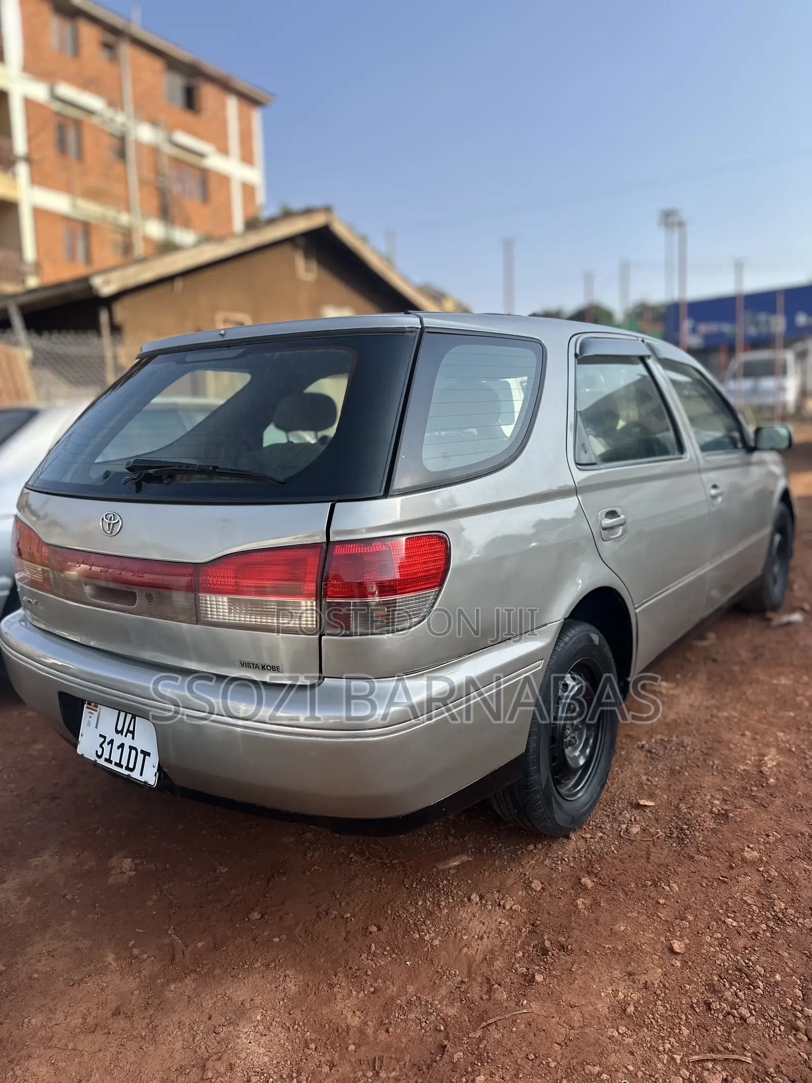 Toyota Vista 2002 Gold