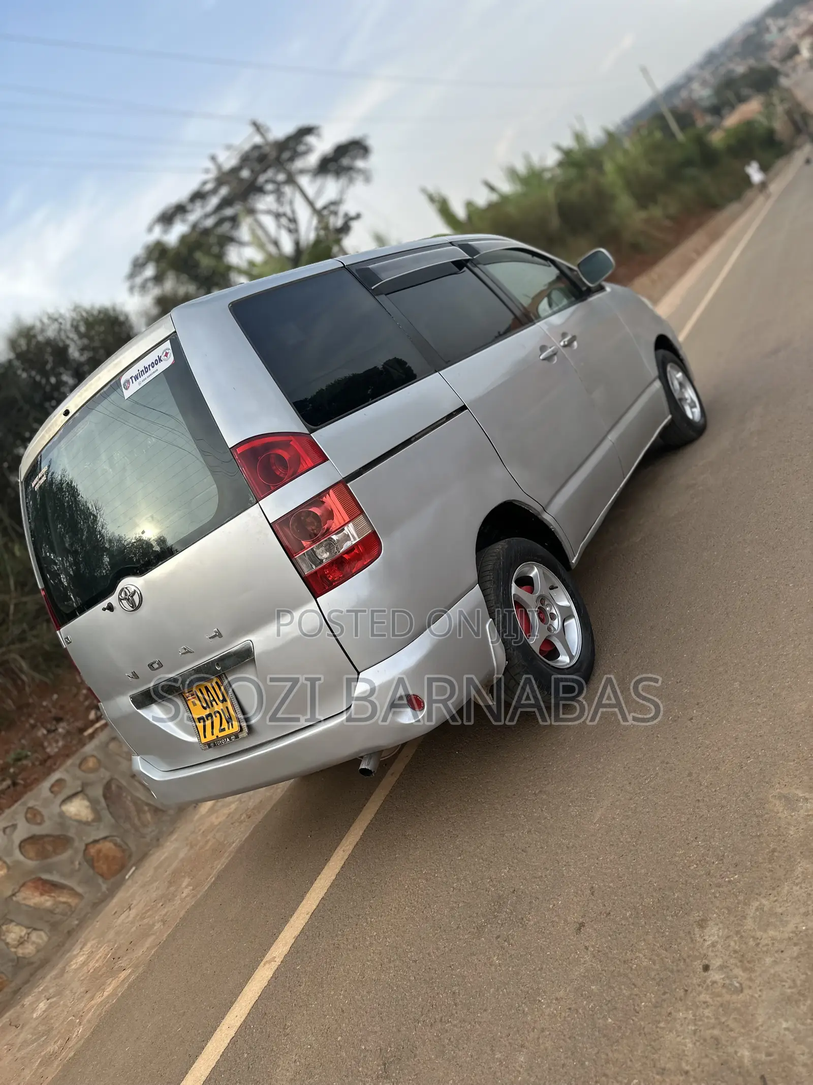 Toyota Noah 2003 Silver