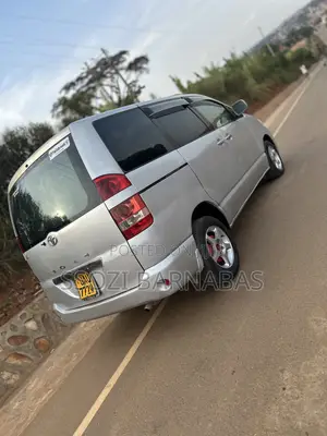 Toyota Noah 2003 Silver