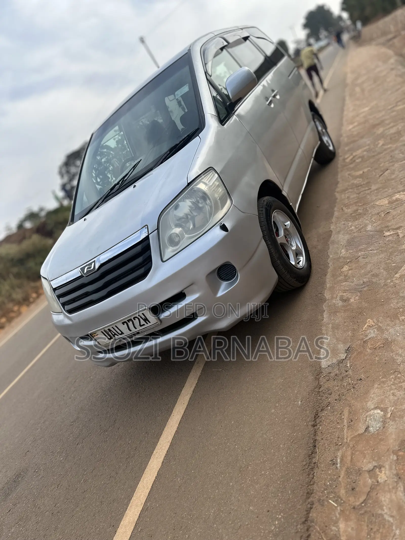 Toyota Noah 2003 Silver