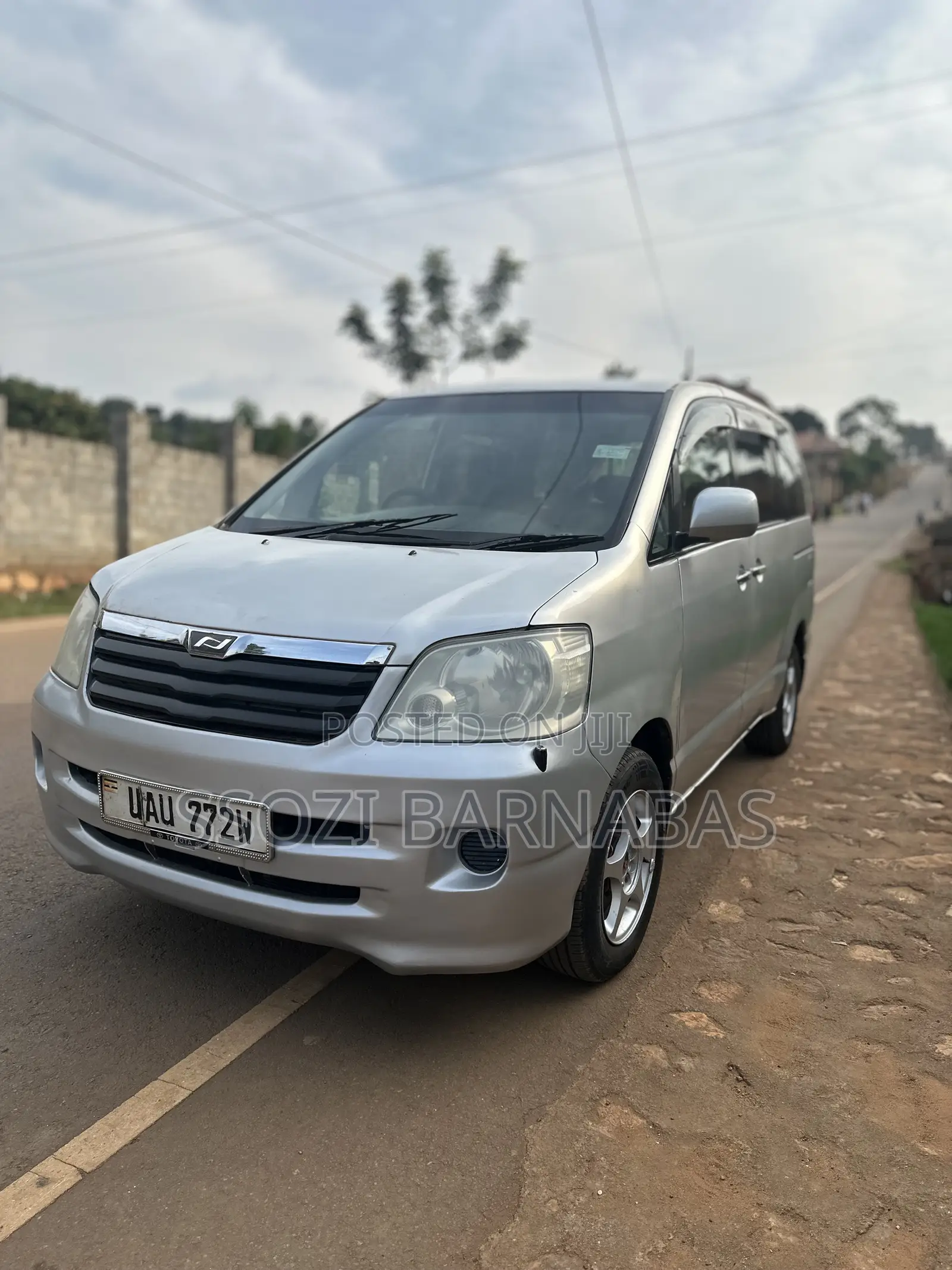 Toyota Noah 2003 Silver