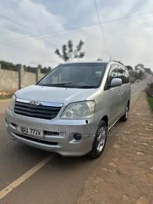 Toyota Noah 2003 Silver