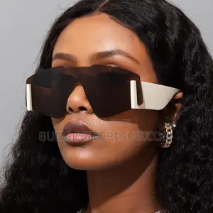 Stylish One-Piece Large Frame Sunglasses