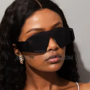 Stylish One-Piece Large Frame Sunglasses