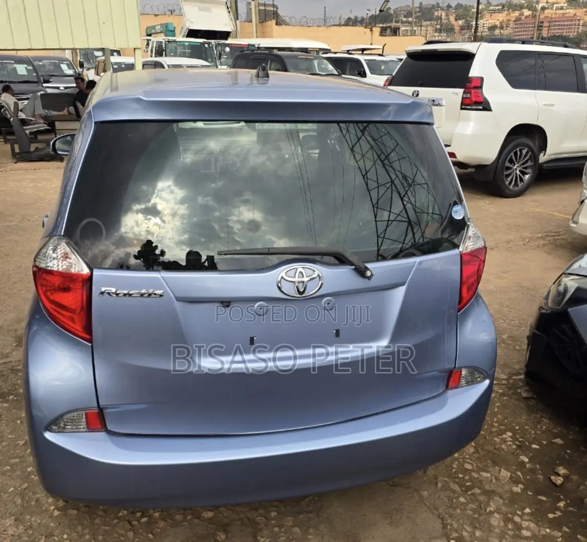 Toyota Ractis 1.5 AWD 2013 Blue