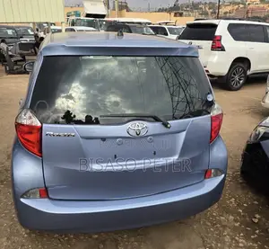 Toyota Ractis 1.5 AWD 2013 Blue