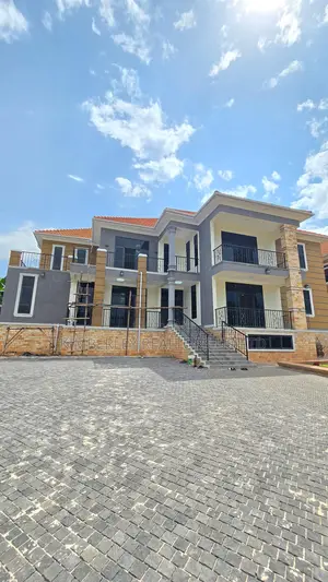 6bdrm House in Division A for sale