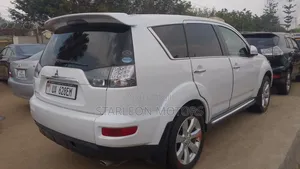 Mitsubishi Outlander 2012 White