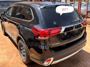 Mitsubishi Outlander 2017 Black