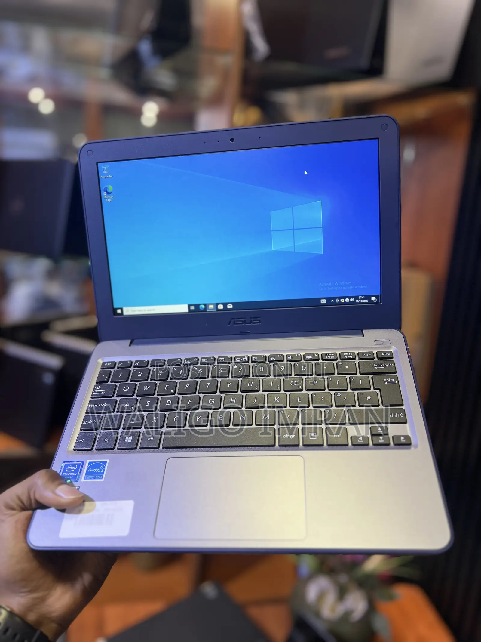 Laptop Asus VivoBook W202 4GB Intel Celeron eMMC 60GB
