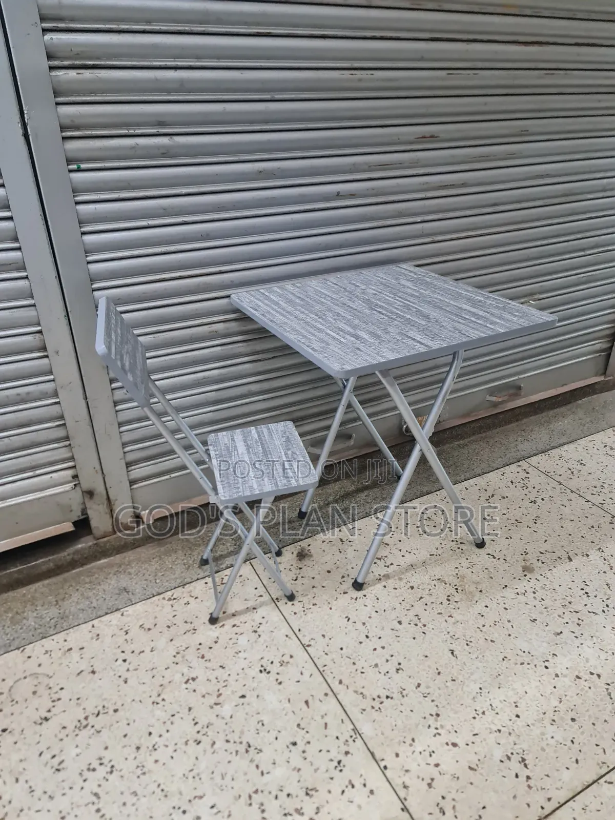 Comb Foldable Reading Chair and Table Graywish