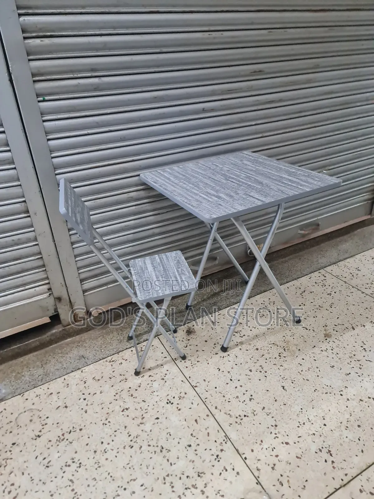 Comb Foldable Reading Chair and Table Graywish