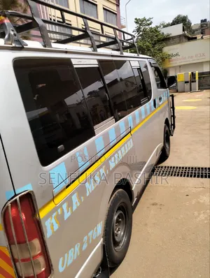 Toyota HiAce 2012 Silver