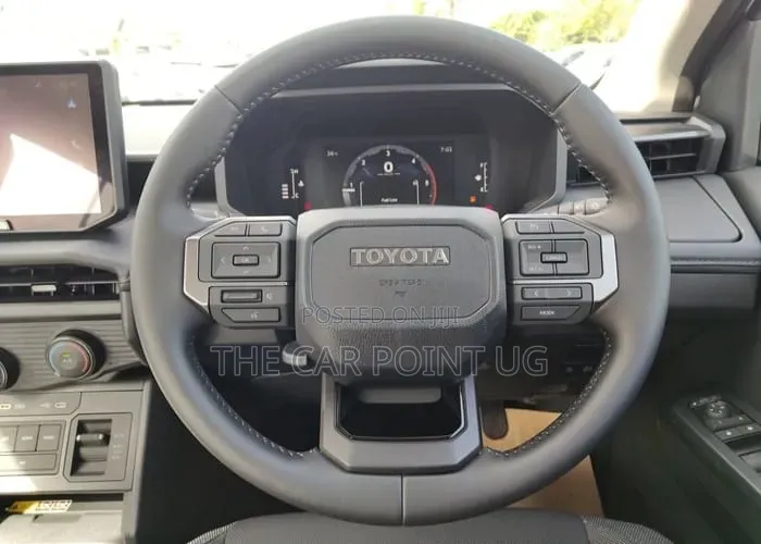 New Toyota Hilux 2025 Silver