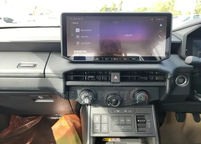 New Toyota Hilux 2025 Silver