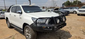Toyota Hilux 2017 White