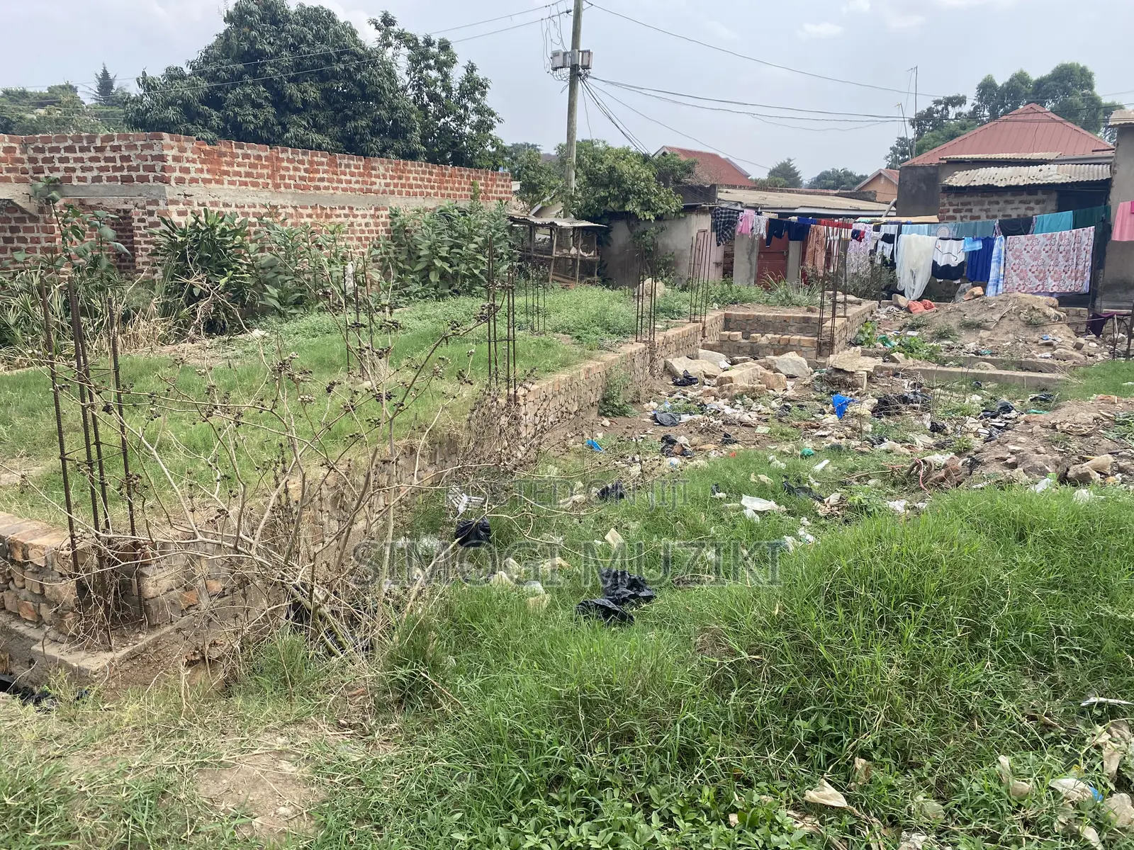 Plot of Land With a Flat Foundation