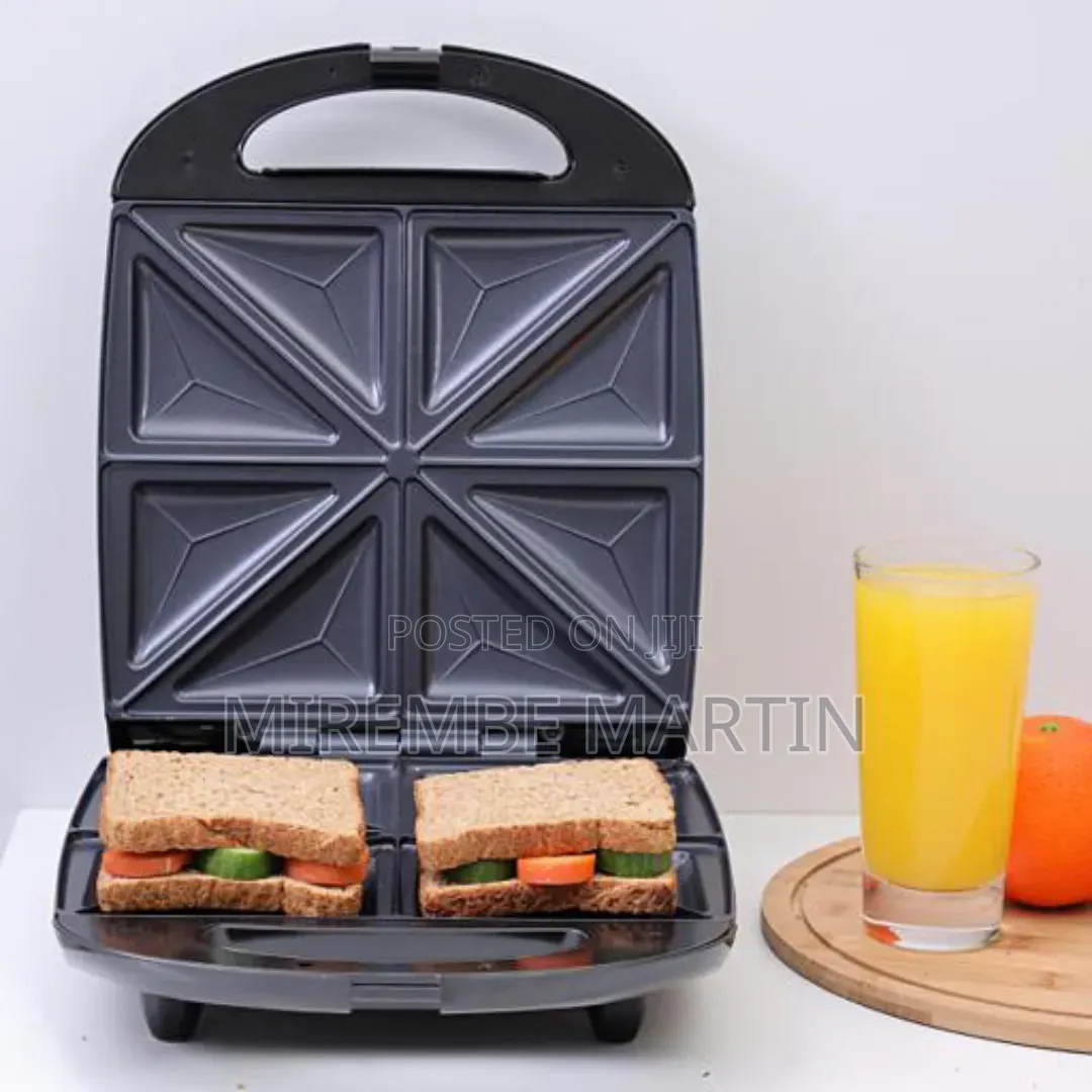 Geepas GST5391 1100W 4 Slice Sandwich Maker 