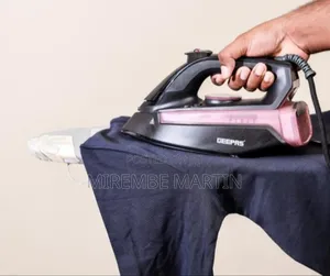 Powerful Safe Durable 2400W Ceramic Steam Iron.