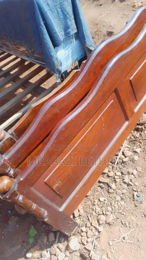 Used / Second Hand 5by6 Wooden Bed on Sale