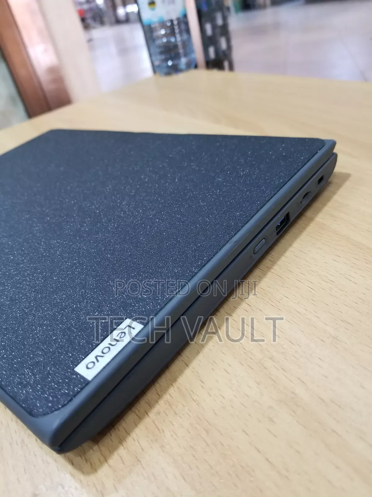 New Laptop Lenovo G780 4GB Intel Celeron SSD 128GB