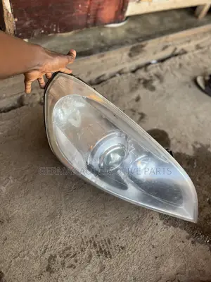Volvo S60 Headlight