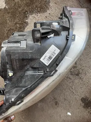 Volvo S60 Headlight