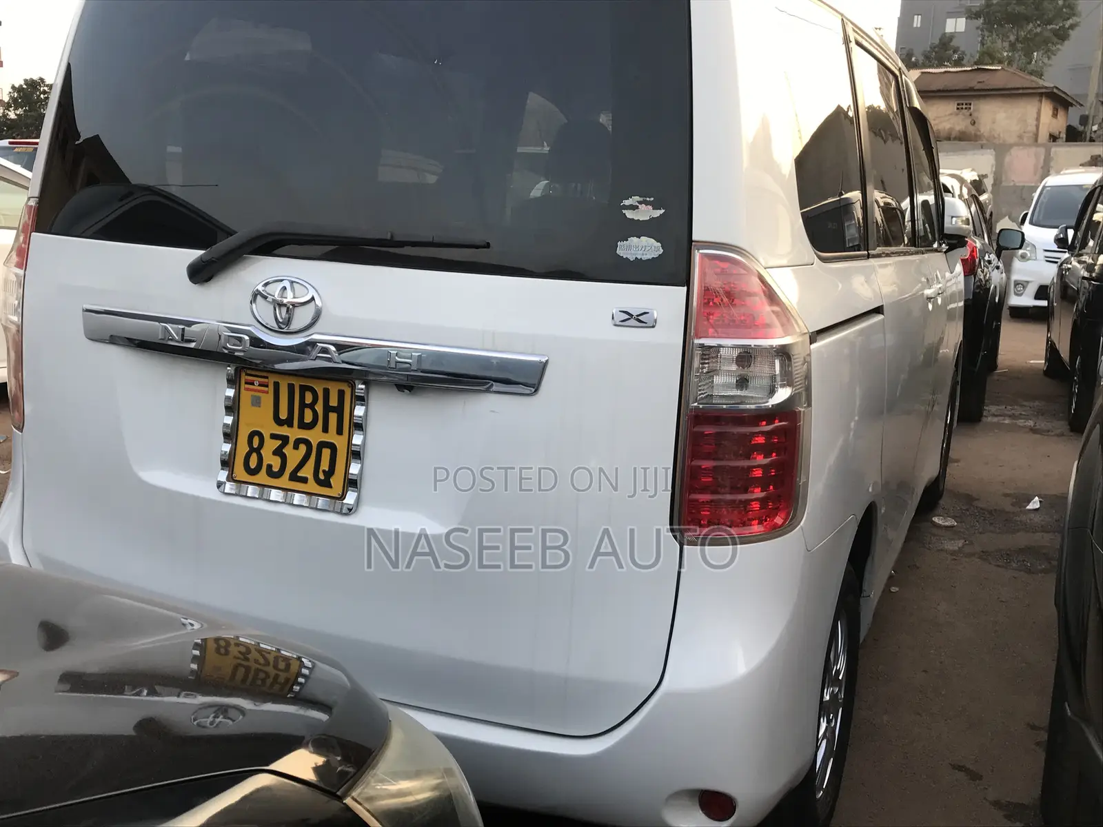 Toyota Noah 2007 White