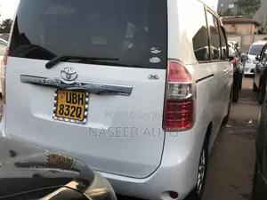 Toyota Noah 2007 White