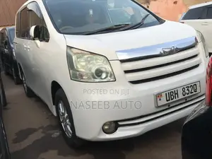Toyota Noah 2007 White