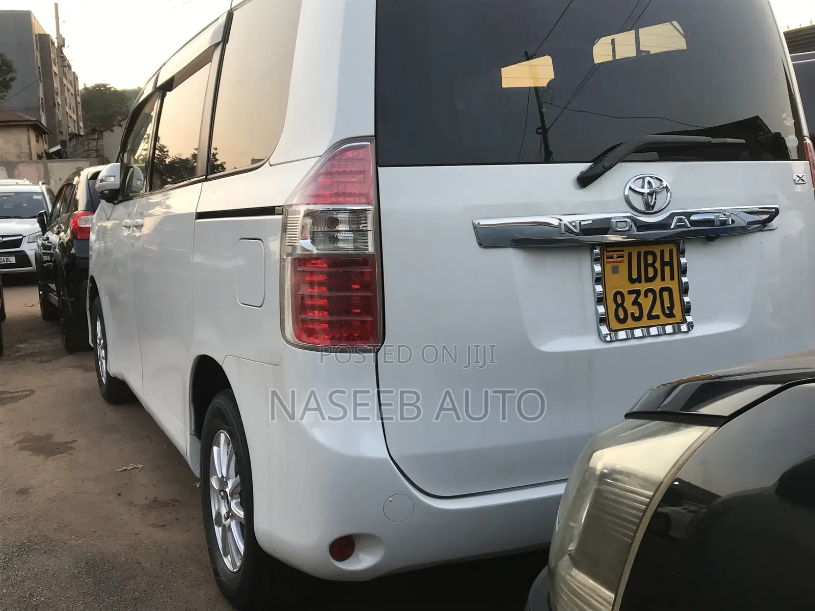 Toyota Noah 2007 White