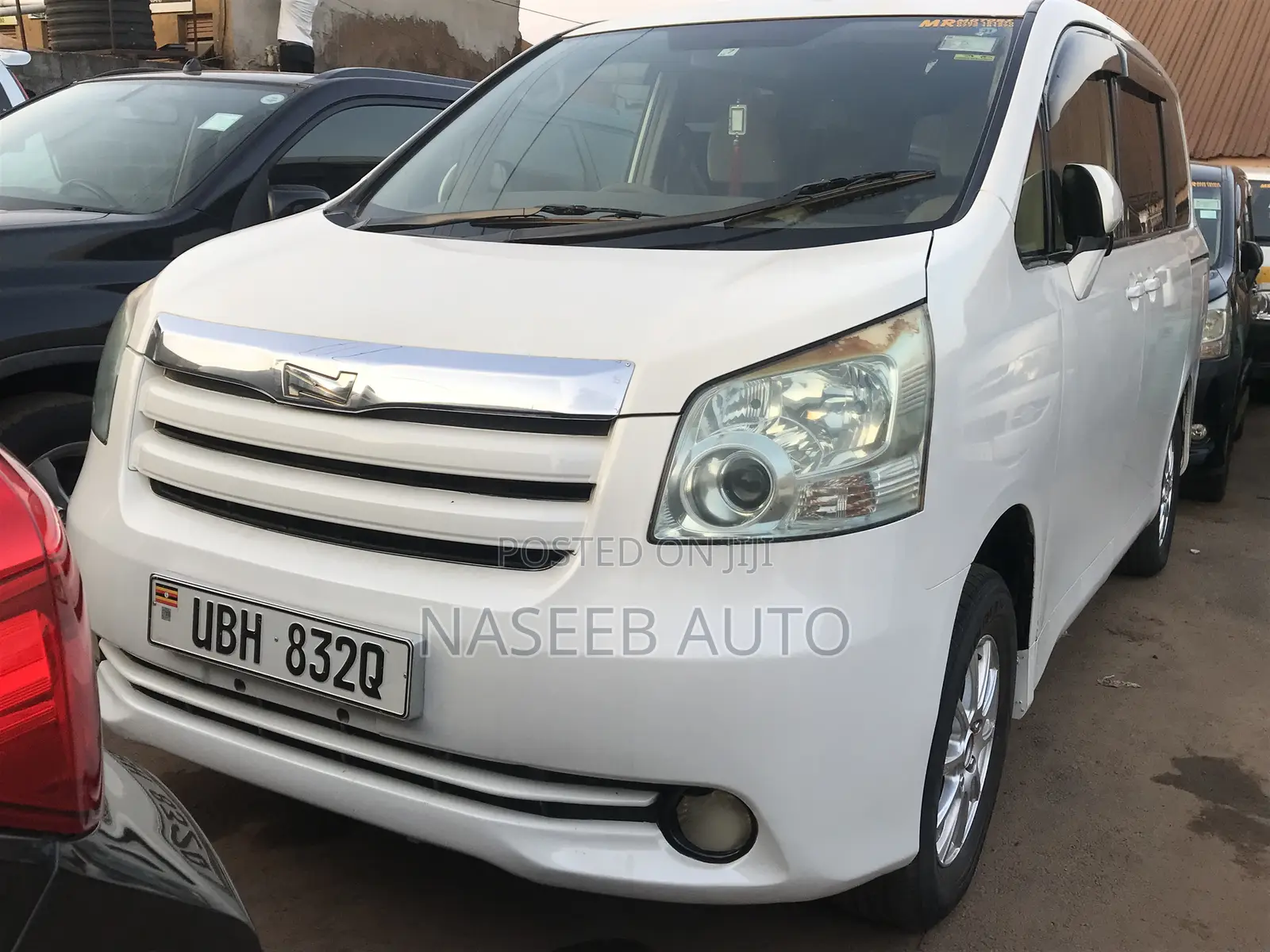 Toyota Noah 2007 White
