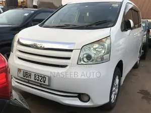Toyota Noah 2007 White