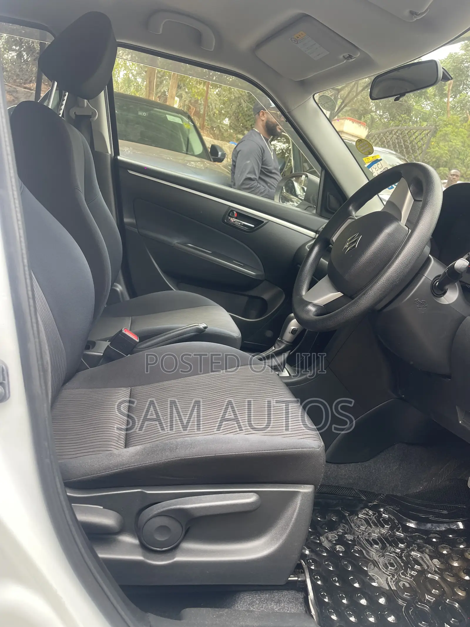 Suzuki Swift 2011 White