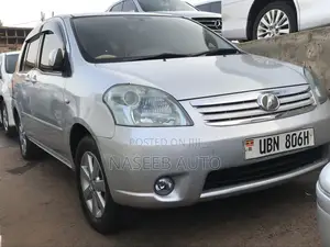 Toyota Raum 2007 Silver