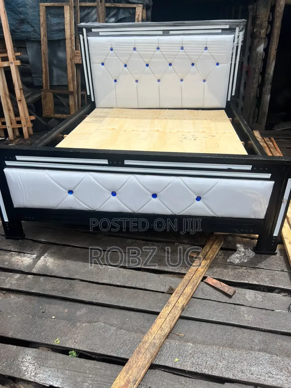 Flat Leather Bed 5*6