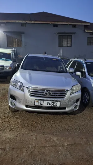 Toyota Vanguard 2010 Silver