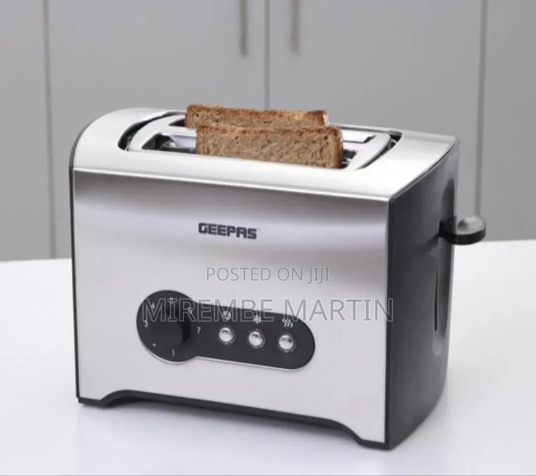 Geepas 900W 2 Slice Toaster - Stainless Steel Bread Toaster.