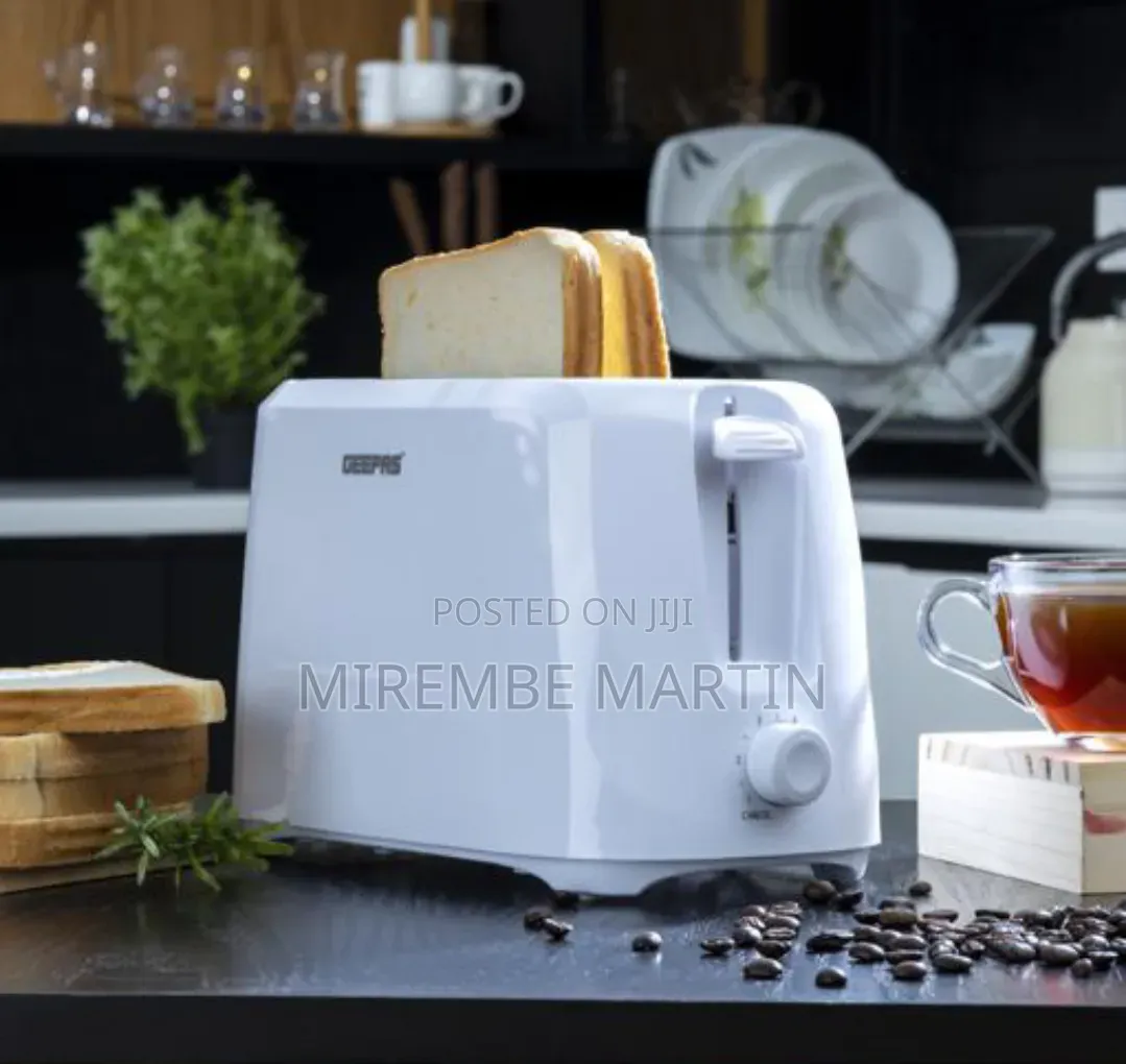 Geepas GBT36515 2 Slice Bread Toaster .